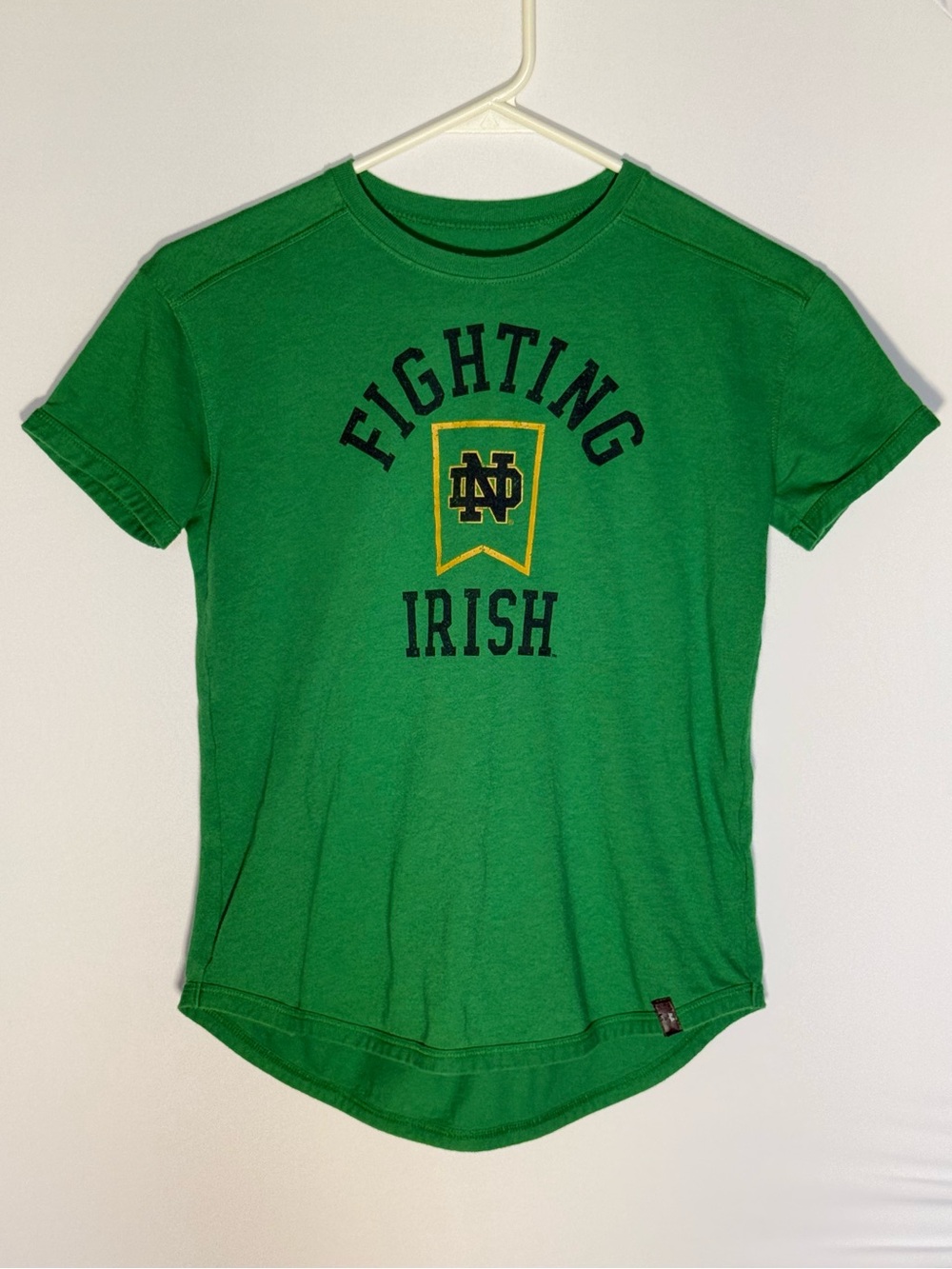 Under Armour Notre Dame Youth Medium Green Loose Fit Drop Cut Crewneck Tee